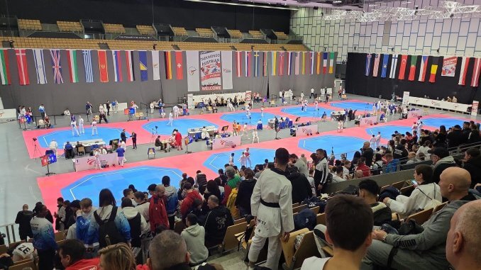 Teilnahme der Sportschule Park aus Stuttgart an einem Wettkampf-Turnier in Innsbruck/Österreich