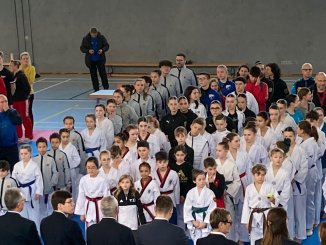Formenläufer der Sportschule Park in Stuttgart beim Poomsae-Turnier in Dillingen