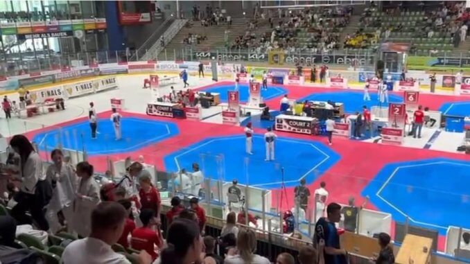 Die Kampfflächen beim Bodensee-Cup, einem Taekwondo-Turnier, bei dem Schüler der Sportschule Park teilnahmen.