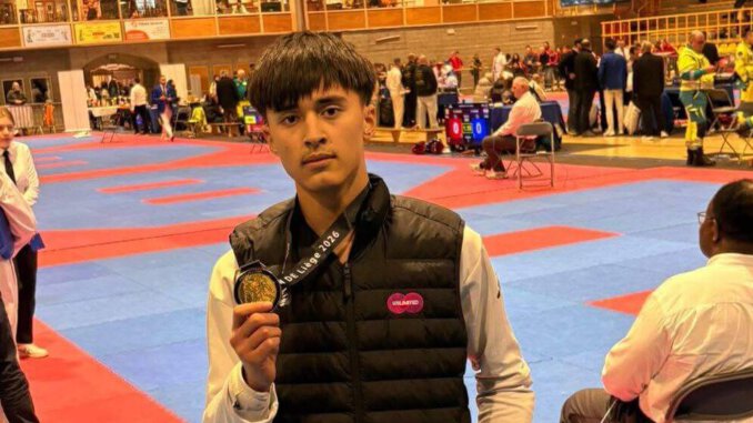 Robert Aichhorner von der Sportschule Park in Stuttgart bei der Liege Open mit der Goldmedaille.