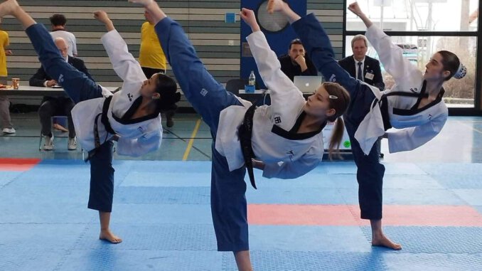 Schüler der Sportschule Park beim Poomsae Turnier in Spaichingen.